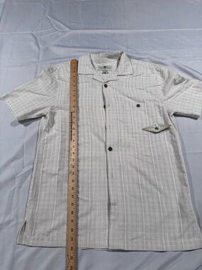 Casual Short-Sleeve Button-Down Shirt in Light Beige Plaid